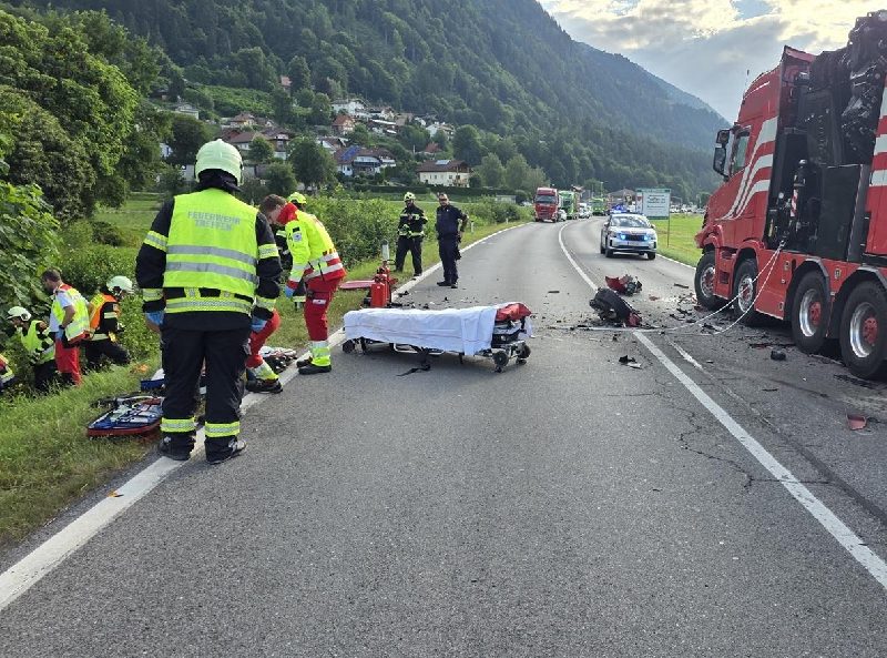 Schwerer Verkehrsunfall auf der B94 (Bild 3)